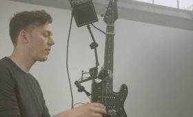 A primeira gravação de Techno feita por robôs. Assista!