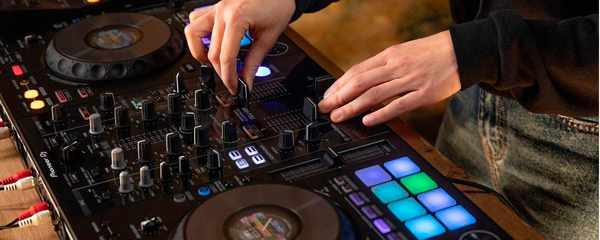 Pioneer anuncia nova controladora DDJ-800