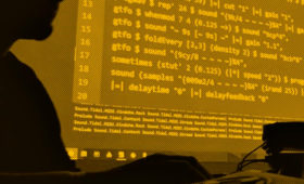 “DJs do futuro” estão programando ao invés de usar discos em picapes