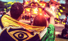 Tinder agora ajuda também frequentadores de festivais a formarem casais