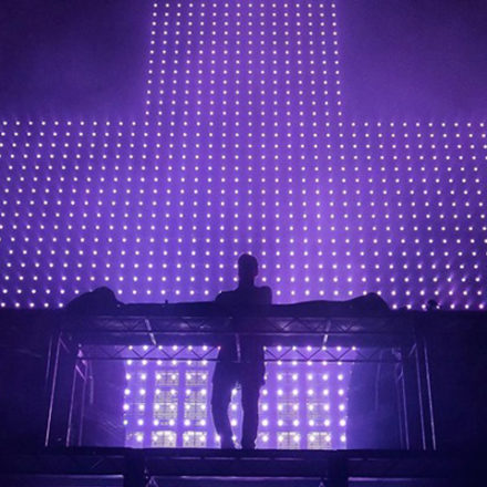 Martin Garrix anuncia primeiro show após lesão no tornozelo e cirurgia