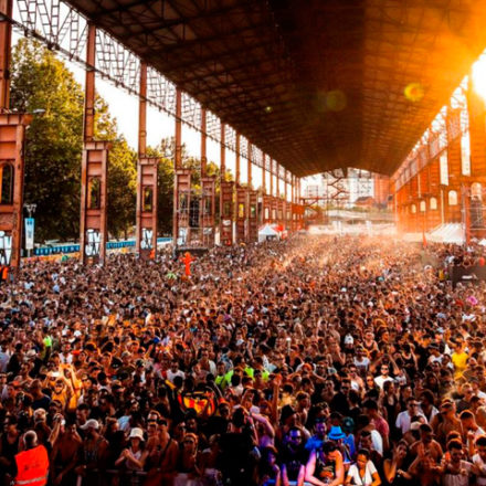 Nina Kraviz surpreende tocando Psy Trance em festival