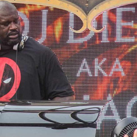 Shaq afirma não ser pago para tocar, e diz fazer “por esporte da Bass Music”