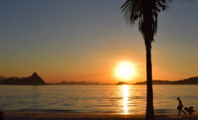 Geschmolzen Eis volta à praia de Charitas em Niterói – RJ