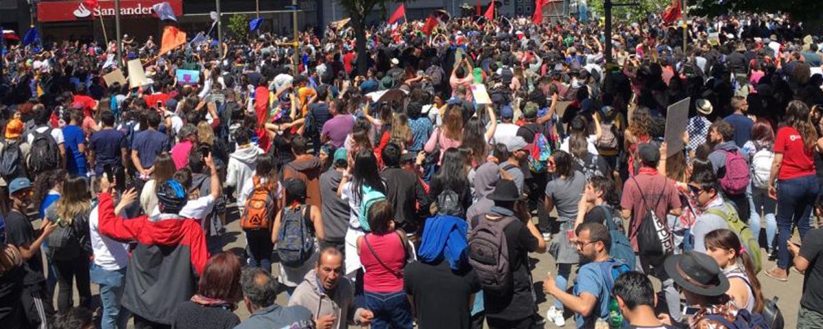 “Rave protesto” reúne milhares de manifestantes no Chile
