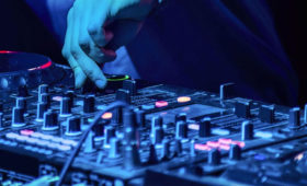 Governo federal volta atrás em decisão de retirar DJs e outras profissões do MEI