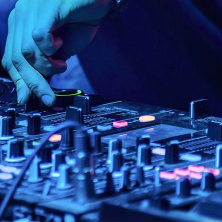 Governo federal volta atrás em decisão de retirar DJs e outras profissões do MEI