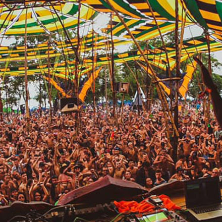 Muitos passam mal no YANOMAMi Festival de reveillon e público reclama nas redes sociais