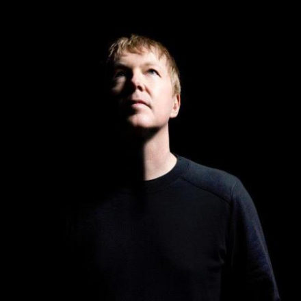 A lenda John Digweed lança novo álbum dividido em 4 e com 45 faixas