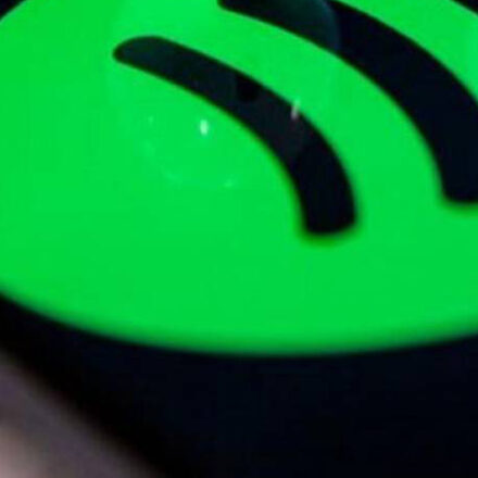 Spotify lança “modo festa” para ouvir e controlar playlists com amigos em tempo real