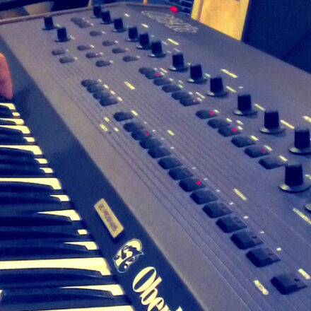 Último clone da Arturia é um clássico de Prince, Depeche Mode e New Order