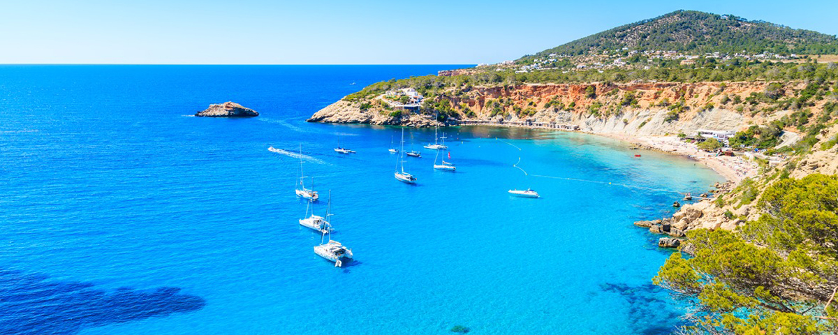 Governo do Reino Unido elimina quarentena para viajantes que voltam de Ibiza