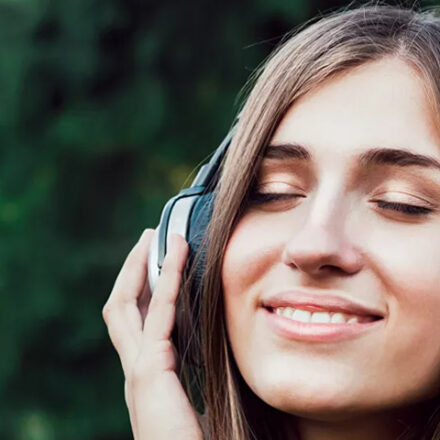 Procura por playlists relacionadas à saúde mental no Spotify dobra em 2020