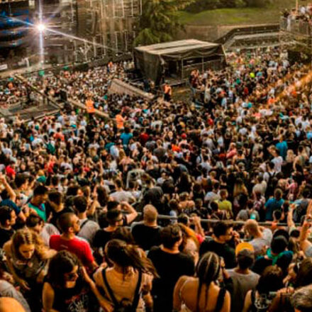 Glastonbury e Ultra cancelados enquanto EXIT Festival segue confirmado