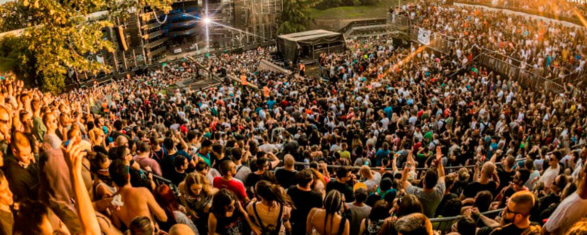 Glastonbury e Ultra cancelados enquanto EXIT Festival segue confirmado