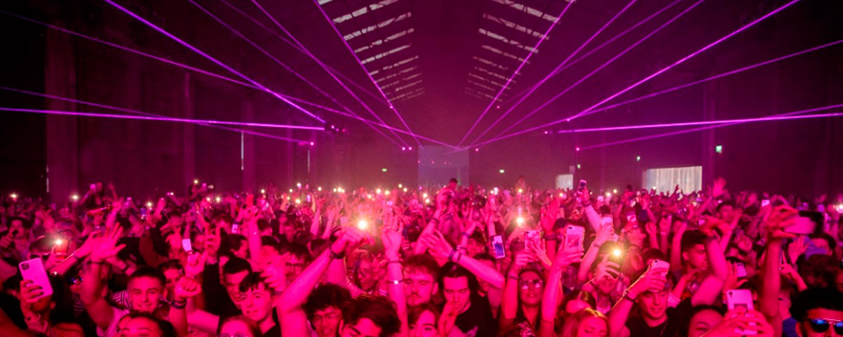 Mundo experimenta volta à normalidade realizando grandes eventos