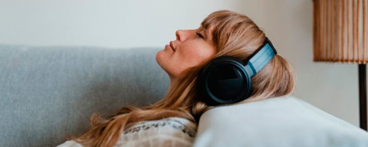 Segundo estudo, 57% das pessoas recorreram à música na quarentena