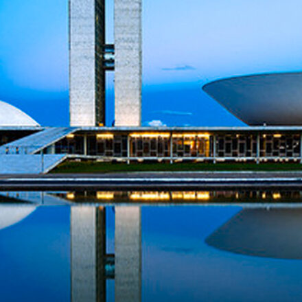 Congresso derruba veto do presidente para ajuda ao setor de eventos e turismo