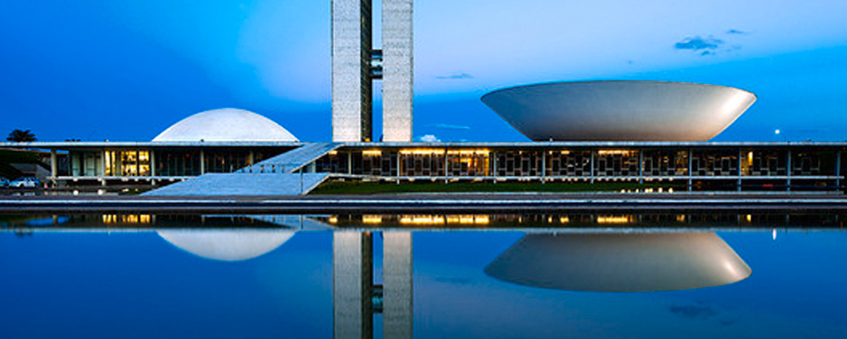 Congresso derruba veto do presidente para ajuda ao setor de eventos e turismo