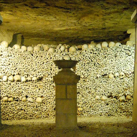 Desenvolvedores da Ethereum fazem rave secreta no lendário cemitério de paris em meio a um crash de us $ 2 trilhões em criptomoedas