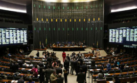 Congresso derruba vetos de Bolsonaro a leis que dão R$ 6,9 bi à Cultura