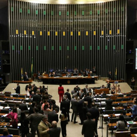 Congresso derruba vetos de Bolsonaro a leis que dão R$ 6,9 bi à Cultura