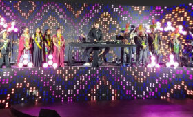 Alok faz performance com indígenas na cobertura da sede da ONU em NY para promover pauta ambiental