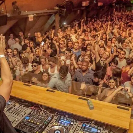 Warung Beach Club, em Itajaí, tem data para reabrir, após incêndio que destruiu pista principal