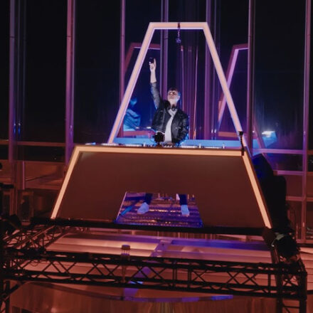 UNTOLD e Armin van Buuren batem recordes mundiais com performance histórica em Dubai. Assista agora!