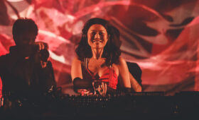 Eli Iwasa estreia no Tomorrowland e promete show memorável em B2B com Valentina Luz