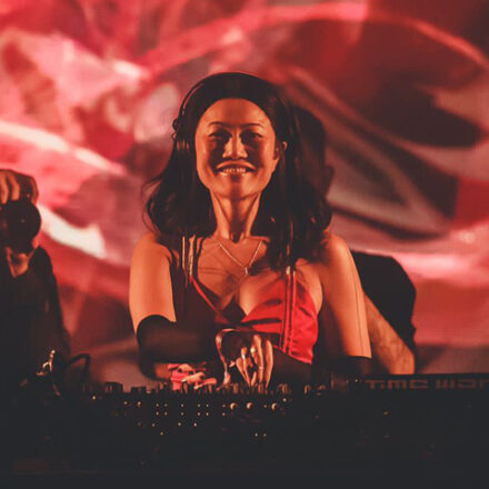Eli Iwasa estreia no Tomorrowland e promete show memorável em B2B com Valentina Luz