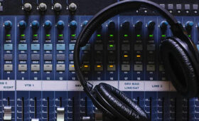 Há mais música no mundo do que gente para ouvir. E isso é um problema.